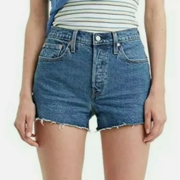 NWT Levi's Women's 501 Original Shorts $49.5 MSRP Jive Stone - Picture 2 of 8